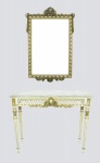 Console com espelho bisotado, estilo francês Luis XVI, em madeira com patina e entalhada. Tampo com mármore rajado. Espelho com florão no ápice. Med. console 82x102x37 cm. Med. do espelho 102x66 cm.