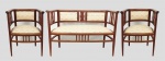 Conjunto para sala de visitas em madeira com marqueterie, composto de sofá para 2 lugares e par de poltronas estofadas e forradas em tecido. Med. 78x111x50 cm