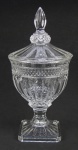Grande compoteira em demi cristal translúcido, decorado com lapidações dedão, bico de jaca e sulcos. Alt. 37cm.