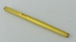 Mont Blanc - Caneta esferográfica, alemã em metal dourado. Comp. 14cm.