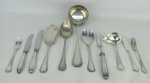 Quarenta peças de faqueiro em metal espessurado a prata, com a mesma decoração, sendo 38 com marca da manufatura Wolff e duas peças para serviço Fracalanza.