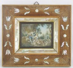 Pintura miniatura sobre celuloide, representando "Paisagem com casal". Moldura em madeira com detalhes em marqueterie e apliques em madreperola. Med. pintura 7x9cm e Med. moldura 17x19cm.