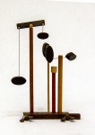 Zaven Paré (1961). PROJETO DE MOBILE. Montreal, 1990. Maquete de escultura em metal e madeira. 27 x 16 x 12 cm.
