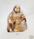 Escultura de Buda em Ceramica Vitrificada Pintada. medida: 23 cm altura x 19 cm x 12 cm.