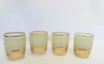 4 Copos Aperitivo Vidro Fosqueado Verde Ouro . medida 7 cm de altura x 6 cm de diametro, apresentam algumas perdas na douraçao