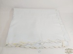 Cobre leito  de  solteiro algodão  tonalidade azul clara padrao piquet. Medida  1,77x 2,94Apresenta marcas de guardado e de uso