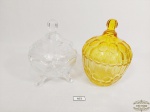 Bomboniere em bloco  vidro colorido, sendo  amarela e translucido. medida  6,5 cm de altura x 10 cm diametro