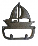 Cabideiro com dois ganchos em  ferro fundido no formato de barco.
