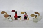 Lote composto por oito miniaturas de perfumes vaporizadores, formato e procedências diversas, vidro, porcelana. Med. maior 9 cm alt, menor 5 cm alt.
