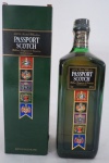 BEBIDAS - Uma (1) garrafa de Scotch Whisky  Passaport Bottled In Scotland , conteúdo 1000 ml, lacrado na embalagem.