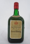 BEBIDAS - Uma (1) garrafa  de Scotch Whisky  Buchanans Finest Blended , conteúdo 1000 ml, lacrado.