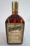 BEBIDAS - Uma (1)  garrafa  de Liqueur Cointreau Extra Dry Angers , Bottled By France Marque Et Modele Deposée,conteúdo 700 ml, lacrada