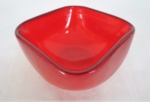 ANOS 50 / 60 - Antigo bowl quadrangular em Murano na cor Rubi. Med. 5 x 10 x 10 cm.