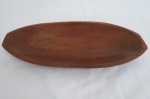 Gamela oval em madeira. Med. 5 x 40 x 18 cm.