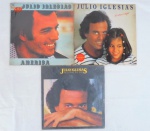 Três (03) LPs JULIO IGLESIAS , De Nina A Mujer, Momentos e América.