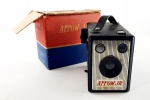 Antiga câmera fotográfica Arrow - Jr  Box 8 poses 6 x 9 na caixa, no estado, não foi testada. Medidas aproximadas 8,5x12cm e altura 10 cm
