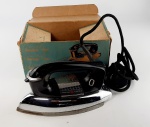 Ferro de passar roupa General Electric, cat nº 13F33 watts 100 volt 115 made in U.S.A , funcionando, caixa original, acompanha nota fiscal (comprado em 1955) e manual.