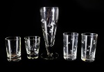 Lote contendo 1 taça para cerveja e 4 copos diversos (um dos copos possuí avaria conforme foto). Medidas aproximadas altura taça 19 cm copos 9,5 cm e8 cm