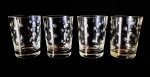 4 copos em cristal para drink decorado com desenhos em baixo relevo. Medidas aproximadas altura 8 cm e diâmetro 6 cm