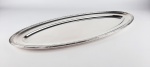 Travessa para peixe em metal espessurado a prata 90 manufatura Wolff. Medidas aproximadas 70 x 31 cm