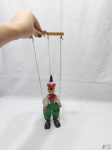 Marionete de Pinóquio em madeira. Medindo o boneco 24cm de altura.
