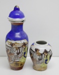 PORCELANA - Lote de 2 vasos em porcelana branca, pintada com cena oriental de gueixa. Med. 11 cm e 8 cm. Colado, no estado.