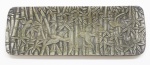 DIVERSOS - Porta cartão retangular em bronze, decorado em relevo de bambus e pássaro. Med. 20x7 cm.
