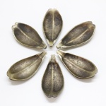 DIVERSOS - Cinzeiro flor, pétalas. Sem a haste central. Bronze. Med. 9 cm.