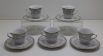 PORCELANA - Conjunto de 5 xícaras café. Med. 6 cm.