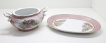 PORCELANA - Sopeira e travessa policromada.