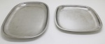 INOX - Lote de 2 bandejas em inox. Med. 40x29 cm e 29x29 cm.