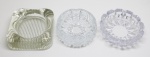 DEMI CRISTAL - Lote de 3 cinzeiros moldados. Med. 5x13 x13 cm e 5x12 cm.