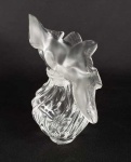 LALIQUE LAIR DU TEMPS  LINDO PERFUMEIRO EM VIDRO ARTISTICO DE LALIQUE. FRASCO DESENVOLVIDO PARA NINA RICCI PARA ACONDICIONAR O PERFUME LAIR DU TEMPS CORPO EM BELO TORCEIL E TAMPA COM PÁSSAROS. FRANÇA. 11 CM DE ALTURA
