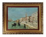 ORESTE DA MOLIN (1856-1921)    PAISAGEM DE VENEZA  OST   RETRATA O GRANDE CANAL COM A FAMOSA ESPLANADA RIVA DEGLI SCHIAVONI COM MONUMENTO EQUESTRE DE VICTORIO EMANUEL II . LINDA OBRA PICTÓRICA DE VENEZA DA VIRADA DO SEC. XIX. 50  X 39 CM SEM CONSIDERAR O TAMANHO DA MOLDURA E 67 X 58 CM (COM A MOLDURA) NOTA: Oreste Da Molin é reconhecido como um excelente retratista e observador perspicaz, um habilidoso evocador de ambientes. Na virada do século, ele foi um dos intérpretes mais sensíveis da realidade de sua época descrita em inúmeras cenas da vida popular.Ele foi um participante nas mudanças sociais de seu tempo, que tratou com ironia, sagacidade aguda e viva participação moral, um olhar atento aos mais humildes. A maioria das obras de maturidade, excelentes para o virtuosismo, são precisamente dedicadas a esses temas. Quando Oreste Da Molin nasceu, em 19 de maio de 1856, o Veneto vivia os anos cheios de emoção e novidade do Risorgimento.A sua terra - a Saccisica - era então um território totalmente agrícola. Longos séculos de dominação veneziana, mas também o posterior reinado austro-húngaro, não mudaram a geografia social e econômica da região, na qual a presença de numerosos "casoni" testemunharam de forma emblemática uma pobre realidade, essencialmente composta por camponeses. que trabalhavam tirando da terra, nem sempre generosa e em todo caso propriedade de outrem, o pouco necessário para viver. O filho de Antonio Da Molin e Chiara Carraro mostrou desde cedo uma propensão inata para o desenho; por isso foi confiado ao professor Tessaro, que ministrava cursos de artes gráficas e ornamentação por conta da administração municipal local.Quando o pai morreu (dois anos depois da mãe), Oreste, ainda adolescente, recebeu uma importante herança dos pais: a inscrição na Academia de Belas Artes de Veneza, onde seguiu os ensinamentos de artistas como o escultor Dal Zotto, os pintores Molmenti e Favretto.Na época, o jovem de Rain começou a olhar para além das fronteiras venezianas, indo a Nápoles para seguir as aulas de Morelli, um professor que o influenciou em sua jornada artística posterior. Logo o caminho de Oreste Da Molin ficou marcado: aos vinte anos iniciou sua carreira como pintor, expondo em algumas galerias e vendendo seus quadros a comerciantes e colecionadores. Desde então, a atividade do artista Rain tornou-se incessante, expondo as suas obras nos mais prestigiados recintos de exposições europeus. As suas pinturas evidenciam o grande domínio técnico e ao mesmo tempo a extraordinária capacidade de apreensão do "particular", sobretudo o ligado às situações, aos ambientes, às atitudes das personagens. Nesse sentido, Da Molin é considerado um artista "realista", cuja referência está justamente no mundo, no microcosmo em que nasceu e foi criado. Ele morreu em sua cidade natal em 1921, aos sessenta e cinco anos.