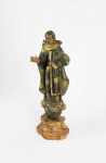 NOSSA SENHORA DAS MERCÊS  BELA ESCULTURA EM MADERIA POLICROMADA E DOURADA. A VIRGEM VESTE HÁBITO DOS MERCEDÁRIOS. AOS SEUS PÉS GLOBO COM FIGURAS DE ANJOS E NUVENS. OLHOS EM VIDRO. MINAS GERAIS, PRIMEIRA METADE DO  SEC. XIX. 16,5 CM DE ALTURA