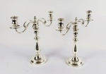 CHRISTOFLE  ELEGANTE PAR DE CANDELABROS EM METAL ESPESSURADO A PRATA. REVERSÍVEIS PARA CASTIÇAIS. EXCELENTE ESTADO DE CONSERVAÇÃO! 32 CM DE ALTURA