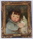HENRI-JULES-JEAN GEOFFROY (1853-1924)  LENFANT AU CHAT  OSM -  (EX COLEÇÃO RUY MESQUITA 1925-2013  O ESTADO DE SÃO PAULO)  MENINO E SEU GATO. TEMÁTICA MAIS VALORIZADA DO ARTISTA QUE É A PINTURA DE PERSONAGENS INFANTIS. MOLDURA ORIGINAL. OBRA COM ELEVADA COTAÇÃO INTERNACIONAL ATINGINDO VALORES MUITO ELEVADOS EM LEILÕES COMO O DA CASA CHRISTIES (VIDE EM: https://www.christies.com/lot/lot-5026379/?intObjectID=5026379). NO VERSO CACHE DE ANTIGO LEILÃO. FRANÇA, FINAL DO SEC. XIX. 20 X 26 (SEM A MOLDURA) COM ELA 27 X 34 CM. NOTA: Henri-Jules-Jean Geoffroy , também conhecido pelo pseudônimo de Géo (1 de março de 1853, Marennes - 15 de dezembro de 1924, Paris) foi um pintor e ilustrador francês, conhecido principalmente por suas cenas de gênero com crianças.  Seguiu de início os princípios do Realismo, enfocando os pobres e excluídos. Mais tarde passou a incorporar elementos impressionistas abordando principalmente a temática das crianças e cenas domésticas.  Seu pai, Jean-Baptiste (1822-1895), era alfaiate e figurinista. Sua mãe, Rosalie, era a filha mais velha de um pintor inglês chamado John Dickinson (1791-1830). Eles se mudaram para Paris quando ele tinha apenas dois anos. Em 1871, iniciou seus estudos na École des Beaux-Arts ; originalmente com Léon Bonnat, depois com Eugène Levasseur (1822-1887) e Adolphe Yvon .  Sua primeira exposição aconteceu em 1874, no Salon , seguida pelo Salon des artistes français   fr  , do qual ele se tornou membro em 1883. Por muitos anos, até 1886, ele teve aulas adicionais com Émile Bin . Durante esses anos, teve o patrocínio do comerciante de madeira Laurent-Louis Borniche (1801-1883), que também foi um ávido colecionador de arte e criador do museu de arte Pavillon de l'Arsenal . A carreira de Geoffroy culminou com uma medalha de ouro na Exposition Universelle (1900) . Em 1882, ele recebeu uma comissão importante do Ministério da Educação Nacional. Além de pinturas, ele orientou como as imagens poderiam ser usadas na sala de aula. Ele foi nomeado Oficial de Instrução Pública dois anos depois. Em 1887, ele foi nomeado Cavaleiro da Legião de Honra .  Outra encomenda para cinco murais foi recebida em 1893, ocasionando viagens à Bretanha e à Argélia para coletar material. Chegou a ser pintor de crianças porque, no início da carreira, dividia um apartamento com dois professores, Louis e Julie Girard, acima de sua escola particular.  Anos depois, quando eles abriram um internato, ele se inspirou para seus trabalhos lá. Muitos documentam os avanços sociais feitos durante a Terceira República .  Quando Louis morreu em 1890, ele se tornou o protetor de Julie. Por volta de 1876, conheceu Pierre-Jules Hetzel, que o contratou como ilustrador de livros para jovens. Após 1880, assina suas ilustrações com o nome de "Géo".  Ele também se tornou amigo do Doutor Gaston Variot   fr  , que havia trabalhado com Louis Pasteur , e se tornou um entusiasta da Pasteurização. Ele morreu em 1924 e deixou sua coleção restante para Julie Girard. A família Girard ainda mantém seu estúdio. 