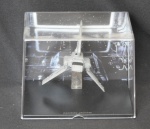 Nave da coleção star wars "lambda shuttle" rico em detalhes . Mede: 12x9cm altura a caixa de acrílico