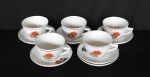Lote com 5 Xicaras e 6 pires manufatura da Pozzani Jundiaí com decoração floral.