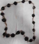 Espetacular colar elaborado com pedras brasileiras na cor preta.