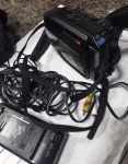 Filmadora Panasonic sem bateria com manual e acessórios.
