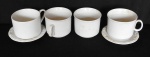 Lote com 4 xicaras de porcelana brancas com 2 pires, sem marca de fabricação.
