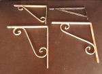 Lote com 4 Cantoneiras antigas de metal. duas medindo 25cm x 25cm - uma medindo 15cm x 23cm e uma med.12cm x 25cm