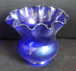 Cúpula em vidro azul com borda recortada med.11 x 12 x 12 cm.