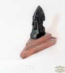 Escultura Bronze Representando Cabeça de Indio com base marmore Assinada H. truci. Medida:  15 cm altura x 11 cm x 16 cm