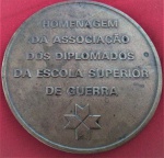 AV1483 - Medalha Bronze - `ADESG` Associação dos Diplomados da Escola Superior de Guerra, cunhada na Casa da Moeda do Brasil - 60 mm
