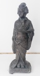 AM001, SEM ASSINATURA, escultura em bronze e chumbo, representando figura oriental, medindo 31 cm de altura. No estado.