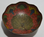 Potiche em latão decorado com figura de pavão, indiano, diâm. = 12 cm