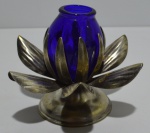 Castiçal em prata 90 com vidro azul, alt. = 9cm