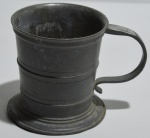 Caneca em l estanho 9cm